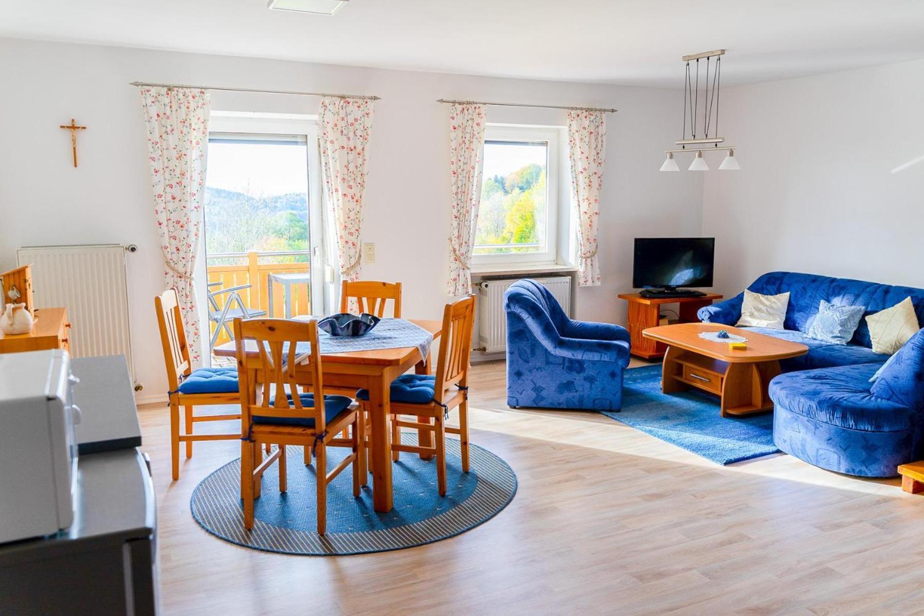 Ferienwohnungen Bauer - Auszeit Mit Ausblick Zenting Exterior photo